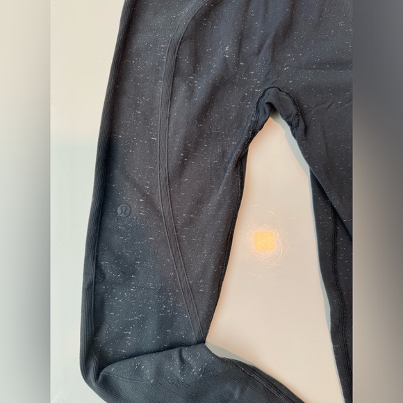 Lululemon high waisted leggings size 4 - Picture 3 of 4